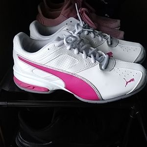 Women puma shoes